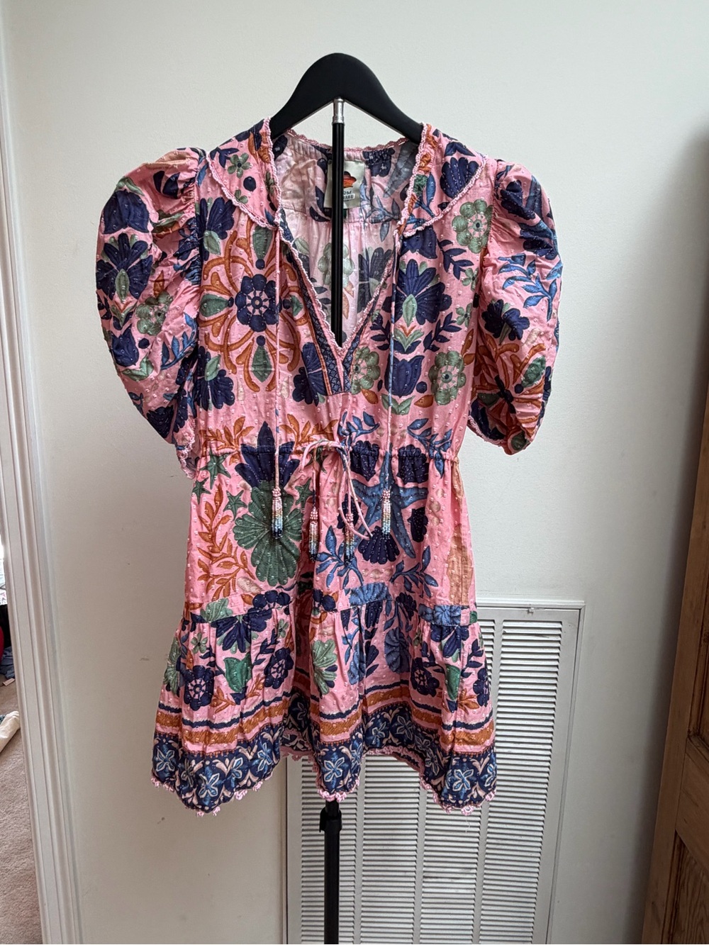 FARM Rio Pink “Seashell Tapestry” Puff Sleeve Tassel Mini Dress Size S - Picture 9 of 16
